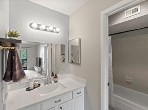 2601 S Braeswood Boulevard 1404, Houston TX 77025