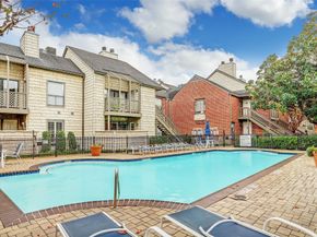 2829 Timmons Lane 184, Houston TX 77027