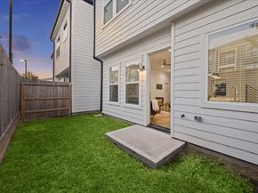 1914 Luna Woods Lane, Houston TX 77055