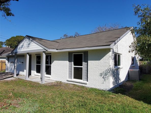 10607 Carlota Court, Houston TX 77096