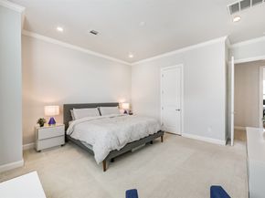 1040 W 26th Street E, Houston TX 77008