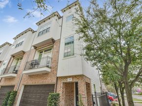 1040 W 26th Street E, Houston TX 77008