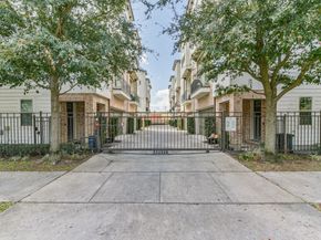 1040 W 26th Street E, Houston TX 77008