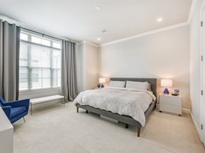 1040 W 26th Street E, Houston TX 77008