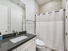 1040 W 26th Street E, Houston TX 77008