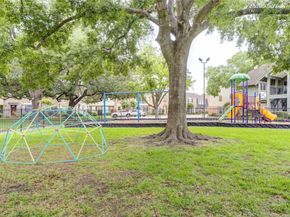 6337 Briar Rose Drive 145, Houston TX 77057