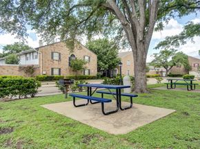6337 Briar Rose Drive 145, Houston TX 77057