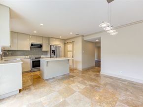 6337 Briar Rose Drive 145, Houston TX 77057