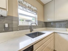 6337 Briar Rose Drive 145, Houston TX 77057