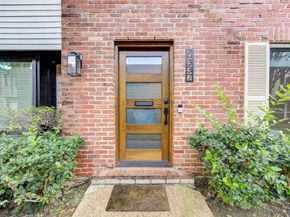 6337 Briar Rose Drive 145, Houston TX 77057