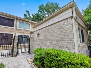 11620 Village Place Drive 329, Houston TX 77077
