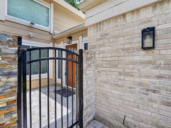 11620 Village Place Drive 329, Houston TX 77077