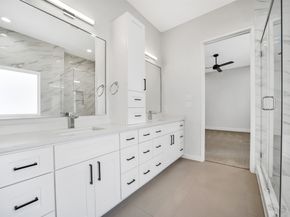 2206 Lou Ellen Lane C, Houston TX 77018