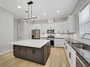 2206 Lou Ellen Lane C, Houston TX 77018