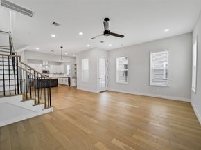 2206 Lou Ellen Lane C, Houston TX 77018