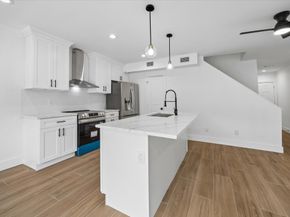 11840 Barryknoll Lane 8, Houston TX 77024