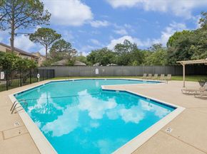 11840 Barryknoll Lane 8, Houston TX 77024