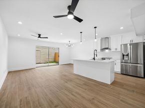 11840 Barryknoll Lane 8, Houston TX 77024
