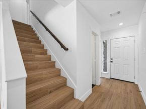 11840 Barryknoll Lane 8, Houston TX 77024