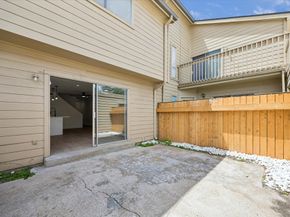 11840 Barryknoll Lane 8, Houston TX 77024