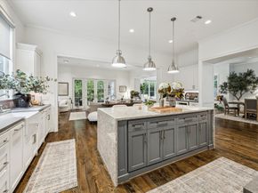 2501 Yupon Street, Houston TX 77006