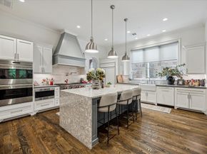 2501 Yupon Street, Houston TX 77006