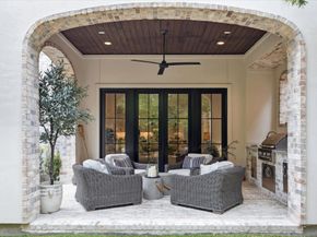 2501 Yupon Street, Houston TX 77006