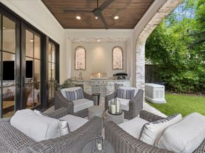 2501 Yupon Street, Houston TX 77006