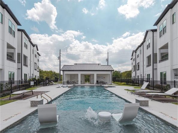 2802 Grand Fountains Drive F, Houston TX 77054