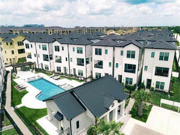 2802 Grand Fountains Drive F, Houston TX 77054