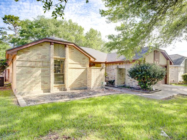 16134 Beechnut Street, Houston TX 77083