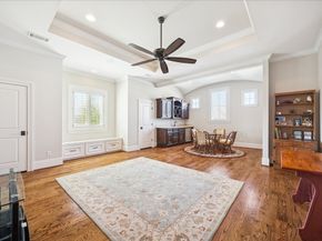 1525 Wakefield Drive, Houston TX 77018
