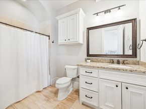 1525 Wakefield Drive, Houston TX 77018