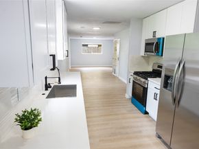 5515 Greylog Drive, Houston TX 77048