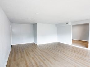 5515 Greylog Drive, Houston TX 77048