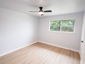 5515 Greylog Drive, Houston TX 77048