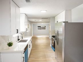 5515 Greylog Drive, Houston TX 77048