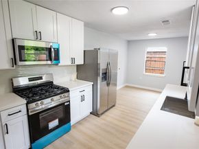 5515 Greylog Drive, Houston TX 77048