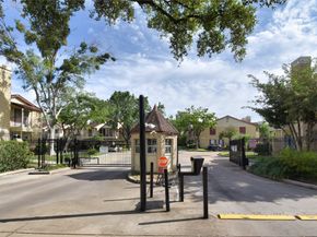 2120 El Paseo Street 108, Houston TX 77054