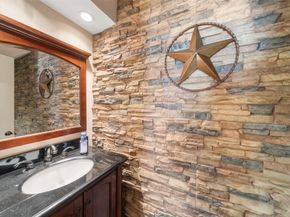 6727 Sutter Park Lane, Houston TX 77066