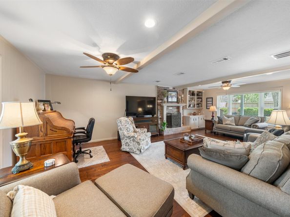 6727 Sutter Park Lane, Houston TX 77066