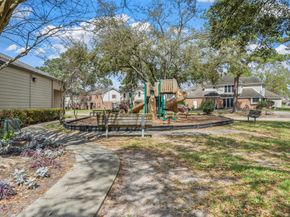 6727 Sutter Park Lane, Houston TX 77066