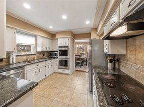 6727 Sutter Park Lane, Houston TX 77066