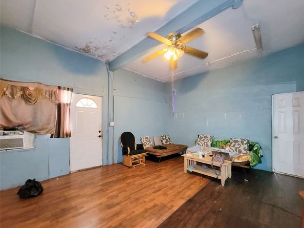 418 Bishop Street, Houston TX 77009