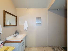 418 Bishop Street, Houston TX 77009