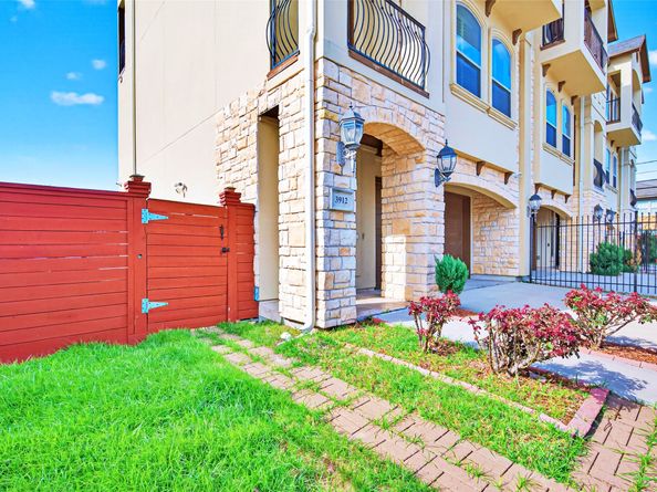 3912 Ennis Street, Houston TX 77004