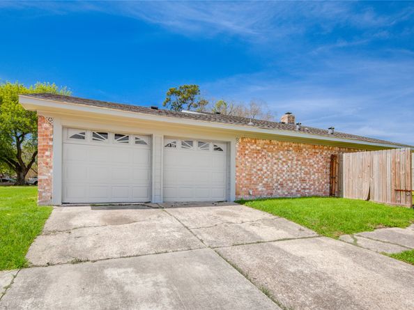13747 Rampchester Lane, Houston TX 77015