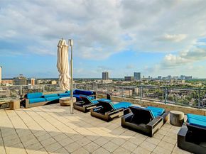 2000 Bagby Street 9422, Houston TX 77002
