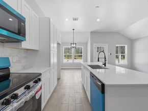 308 S 11th St, Conroe TX 77301
