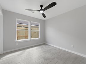 308 S 11th St, Conroe TX 77301